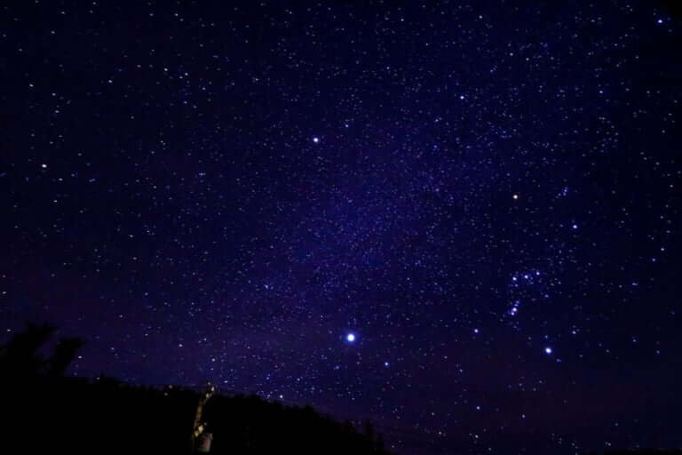 冬の夜空イメージ