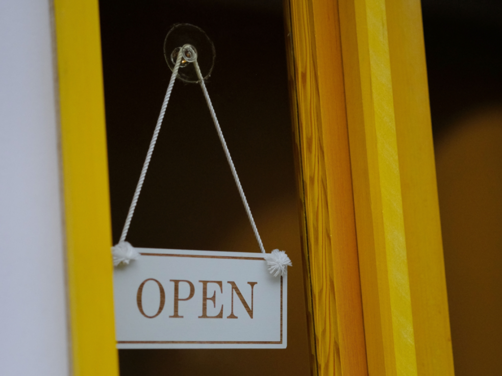 写真ACフリー素材「open」