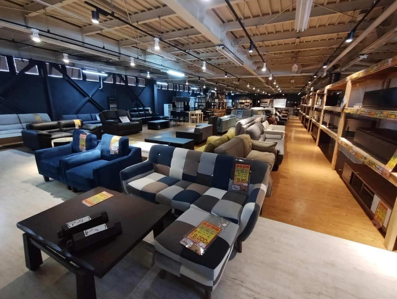 ビッグウッド店内_2