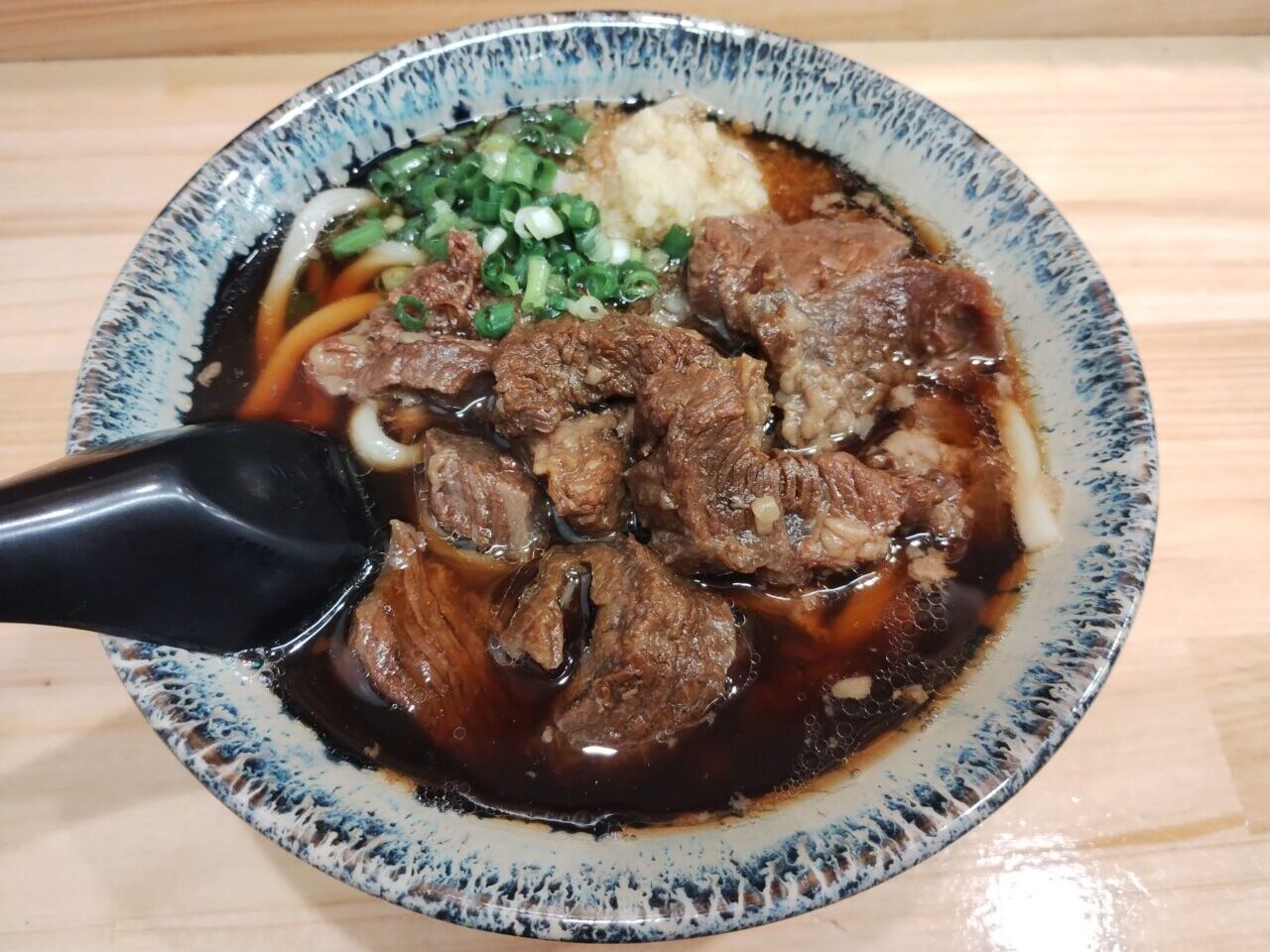黒肉うどん