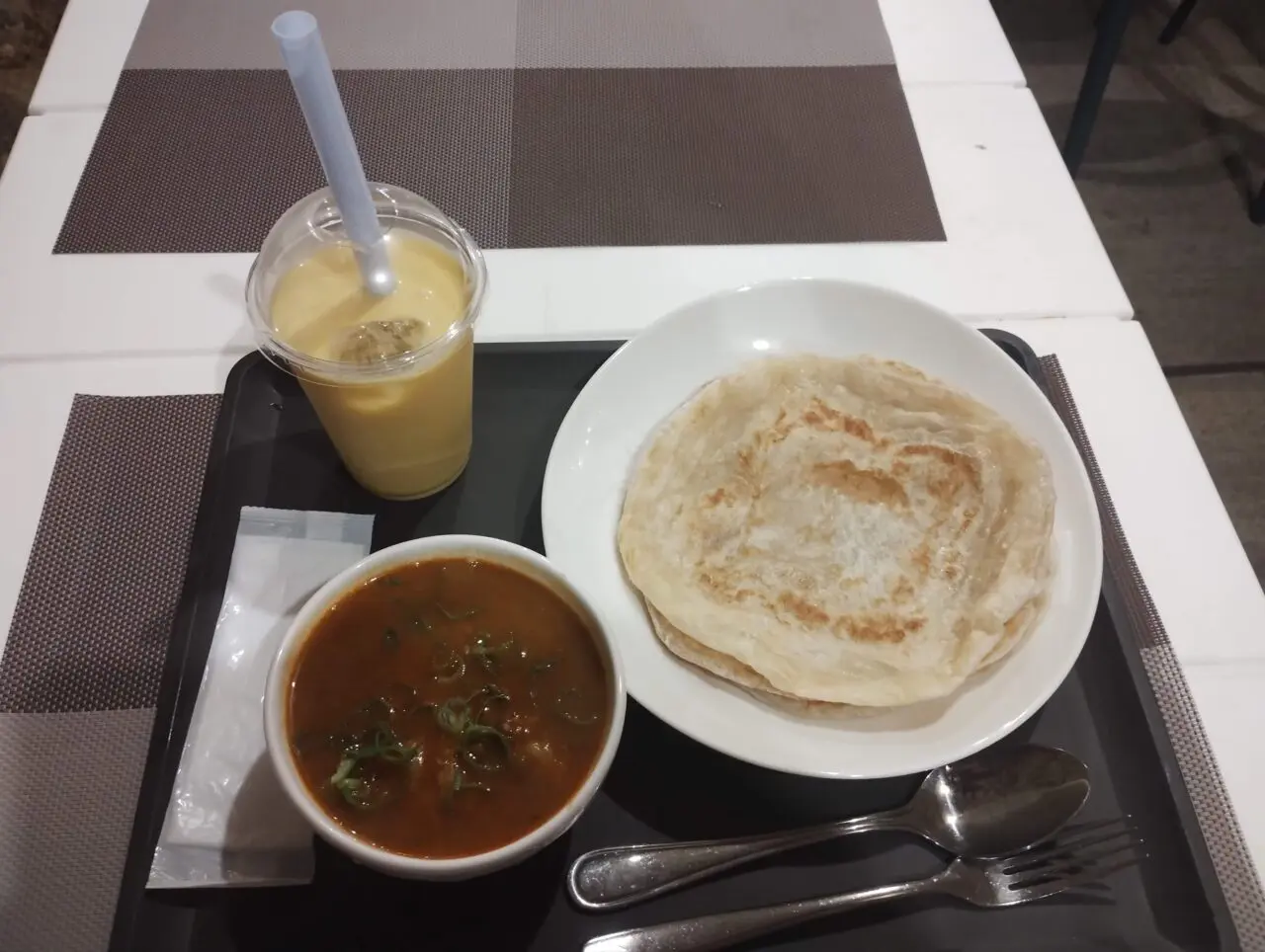 ビーンズカレーとチャパティ