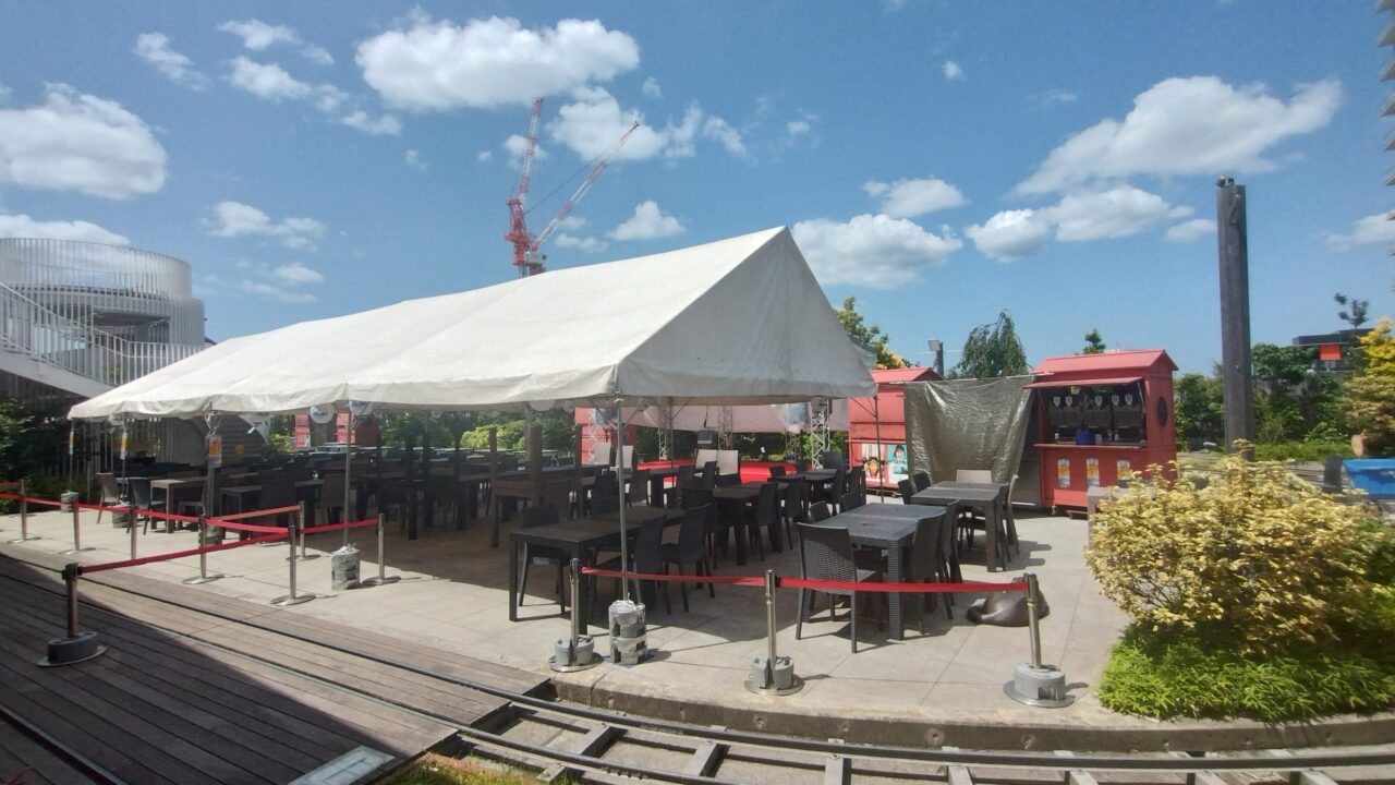 会場