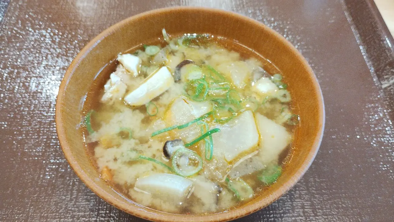とん汁みそらーめんアップ